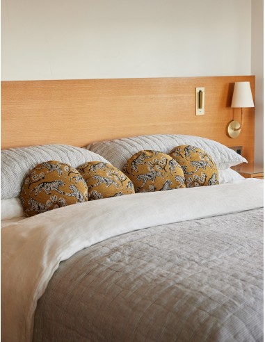 Lammin Linen Quilted Coverlet by Sarah Sherman Samuel Les êtres humains sont 