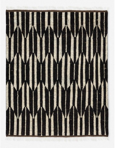 Victoire Hand-Knotted Wool Rug Les êtres humains sont 