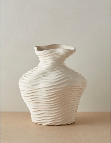 Wrinkle Vase by Sarah Sherman Samuel prix pour 